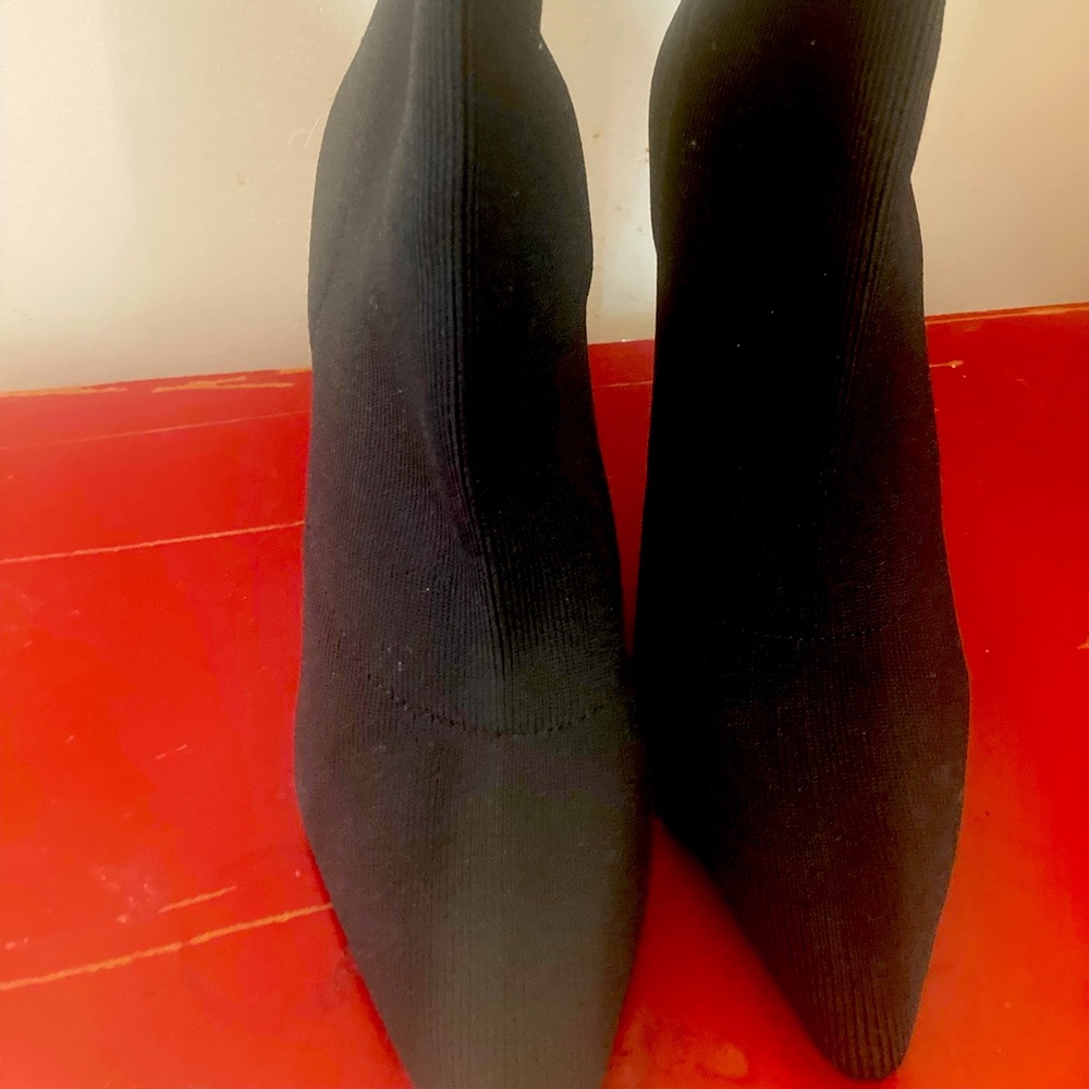 Black out high heels boots